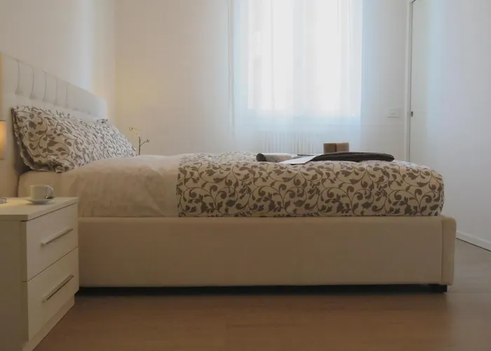 Santa Croce Apartment *