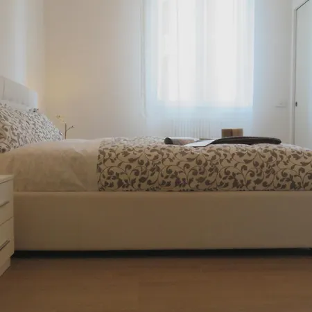 Santa Croce Apartment *