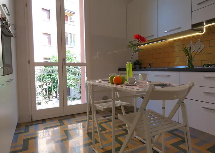 Santa Croce Apartment *